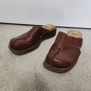 Earth Shoes Gelron 2000 Woman’s Size 10 Slip On Clogs Tan Brown Leather
